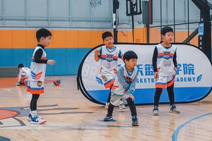小孩篮球基本功训练冬天